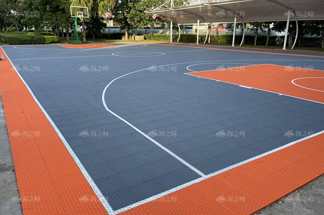 莲湖公园篮球场